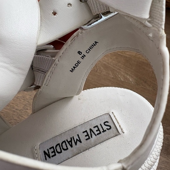 Steve Madden Cosmic White Chunky Sandals - Picture 7 of 8